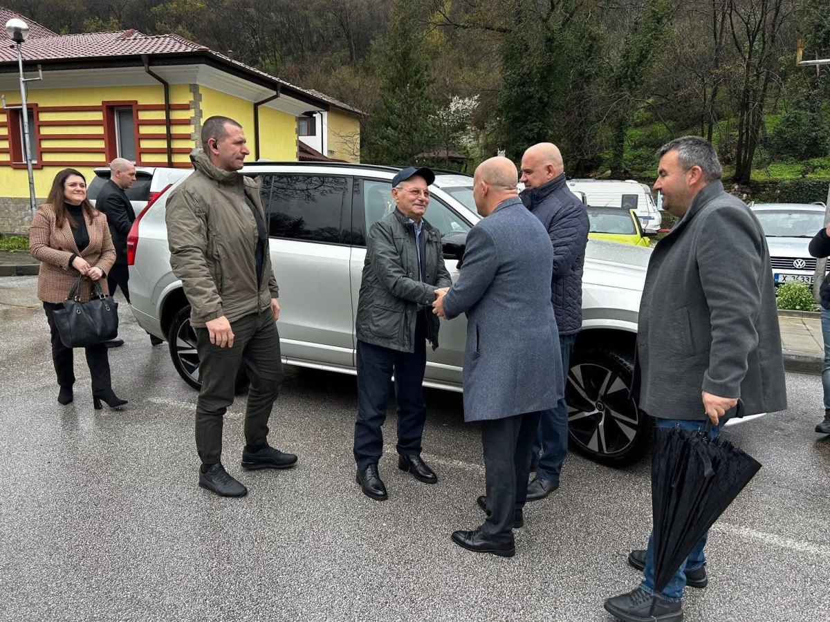 LİDER KONUŞMAZ, YOL GÖSTERİR!